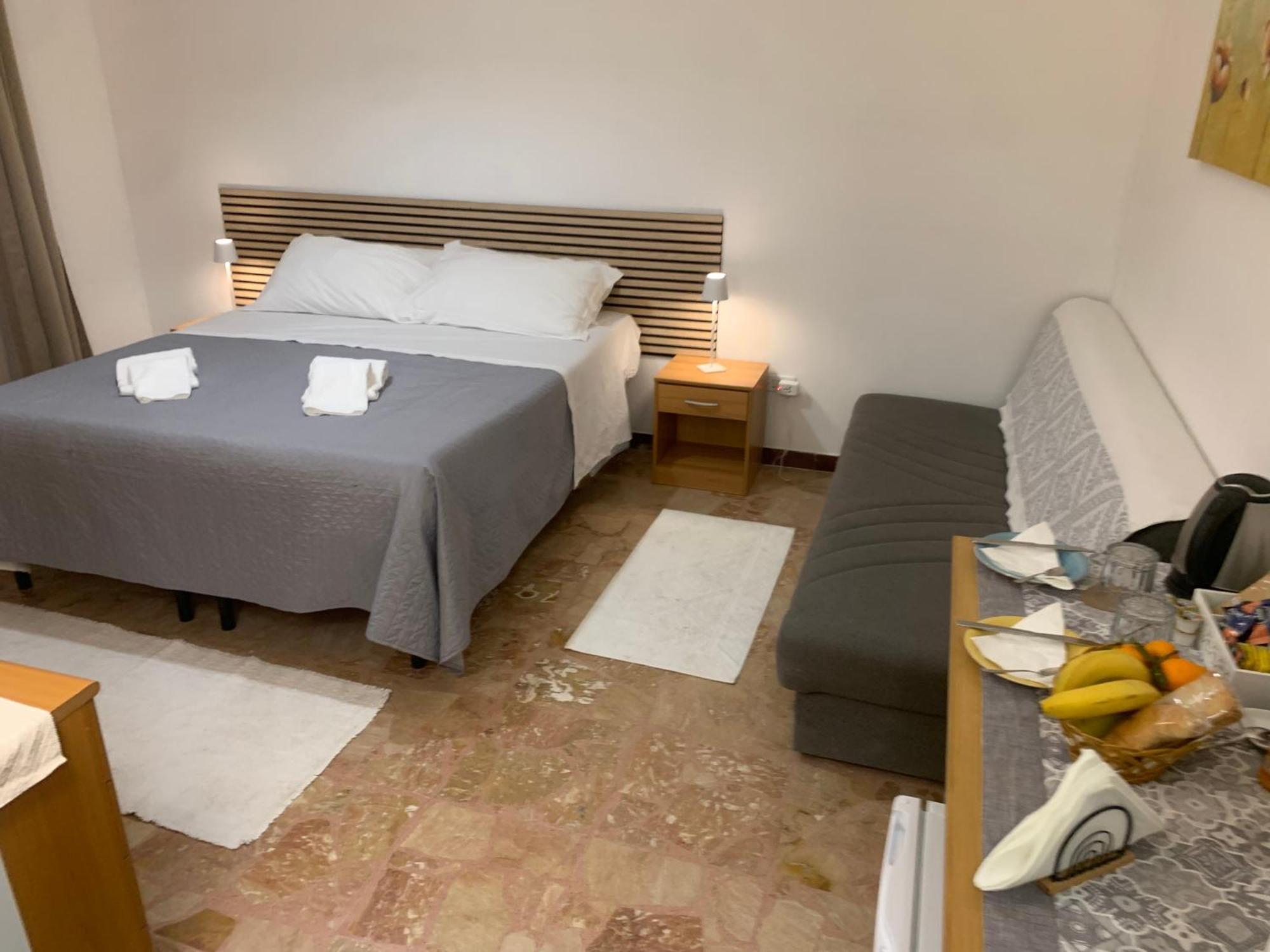 Angelorooms Guest house *